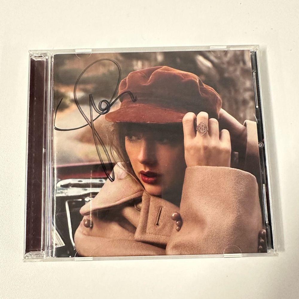 Taylor Swift Signed RED (TV)